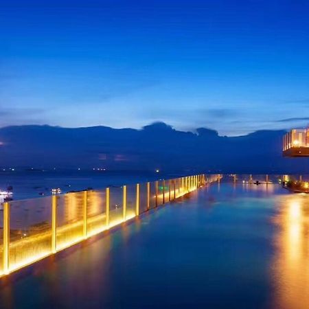 The Base Central Pattaya Exterior photo