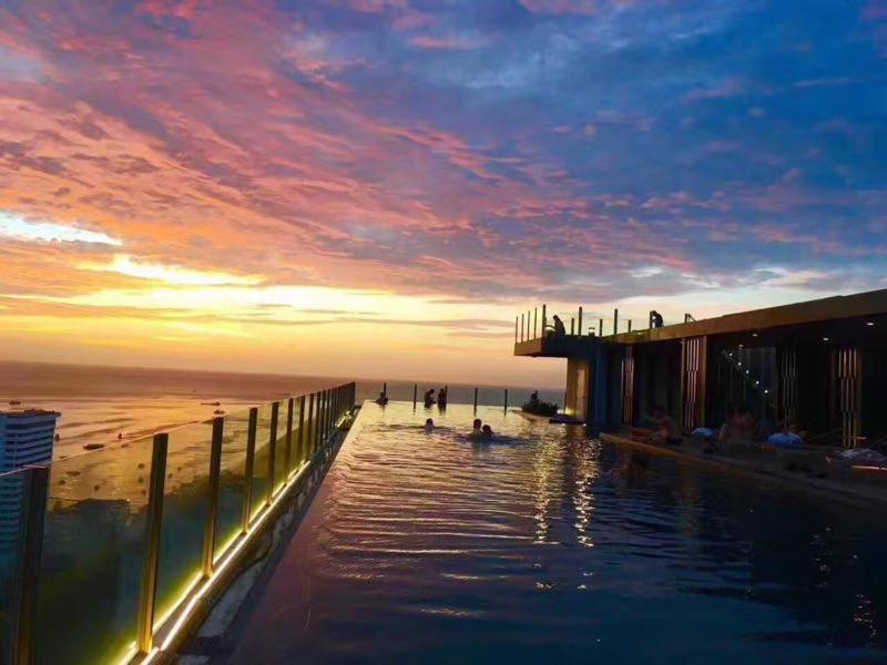 The Base Central Pattaya Exterior photo
