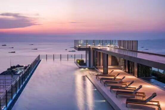 The Base Central Pattaya Exterior photo