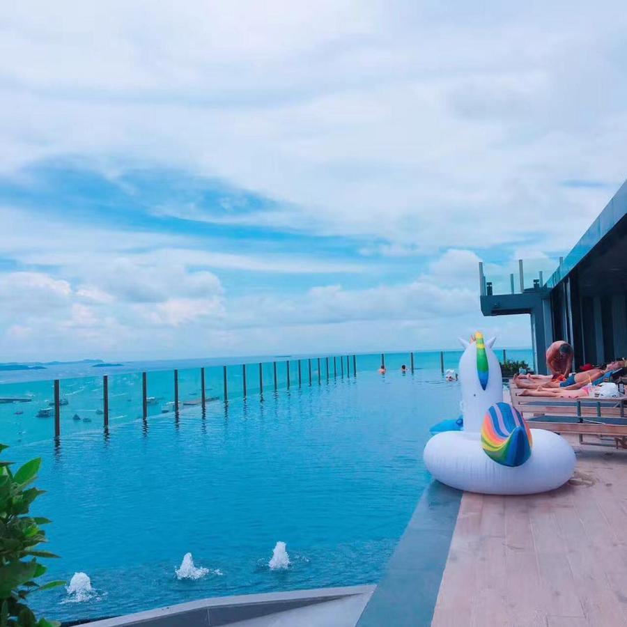 The Base Central Pattaya Exterior photo