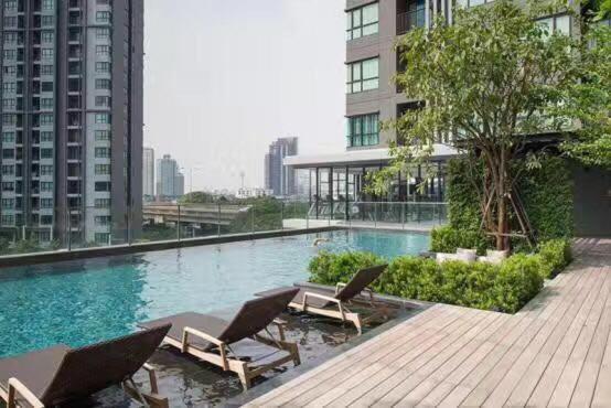 The Base Central Pattaya Exterior photo